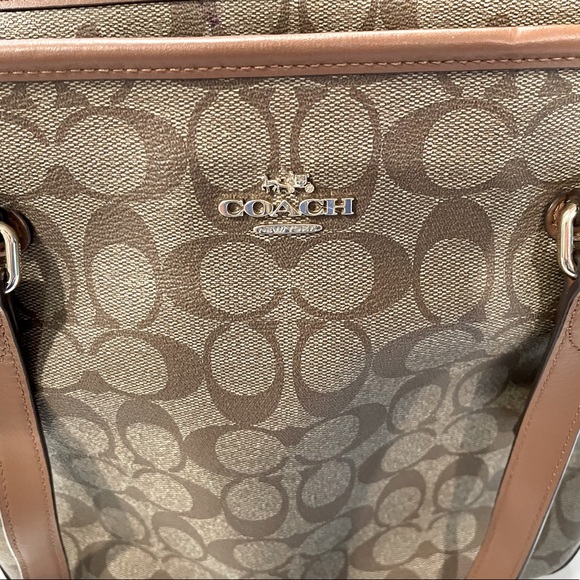 Tan Coach Shoulder Bag - Picture 9 of 11